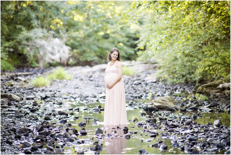 Piedmont Triad Asheboro NC creek maternity photo_3139.jpg