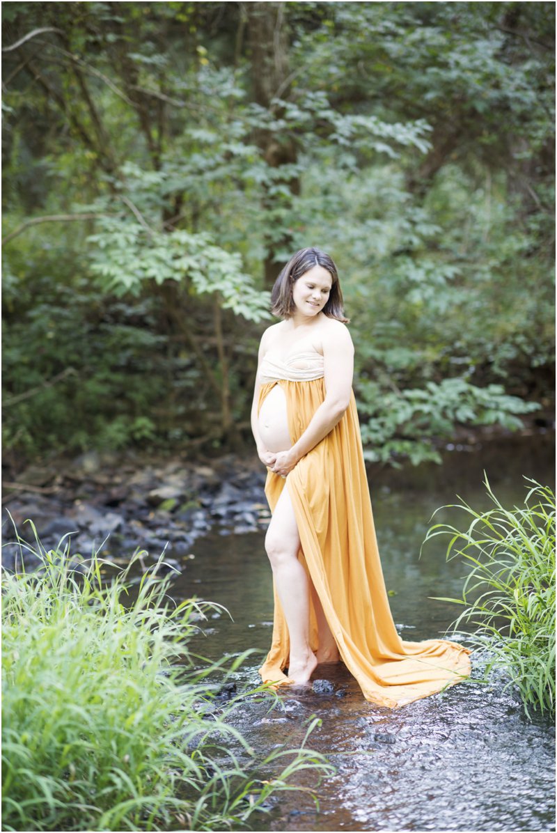 Piedmont Triad Asheboro NC creek maternity photo_3140.jpg
