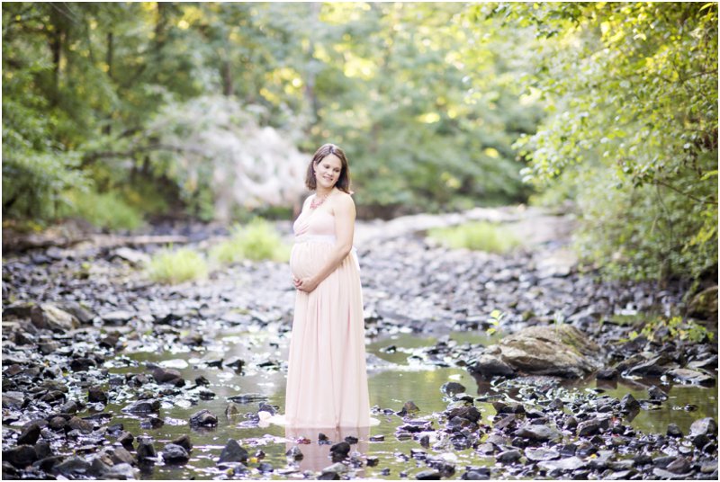 Piedmont Triad Asheboro NC creek maternity photo_3144.jpg
