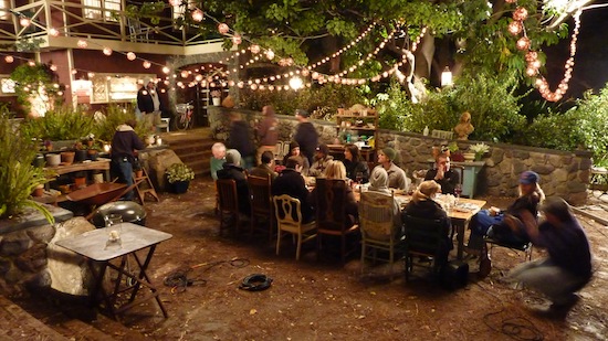 night-patio-perfect-spot-dining-party