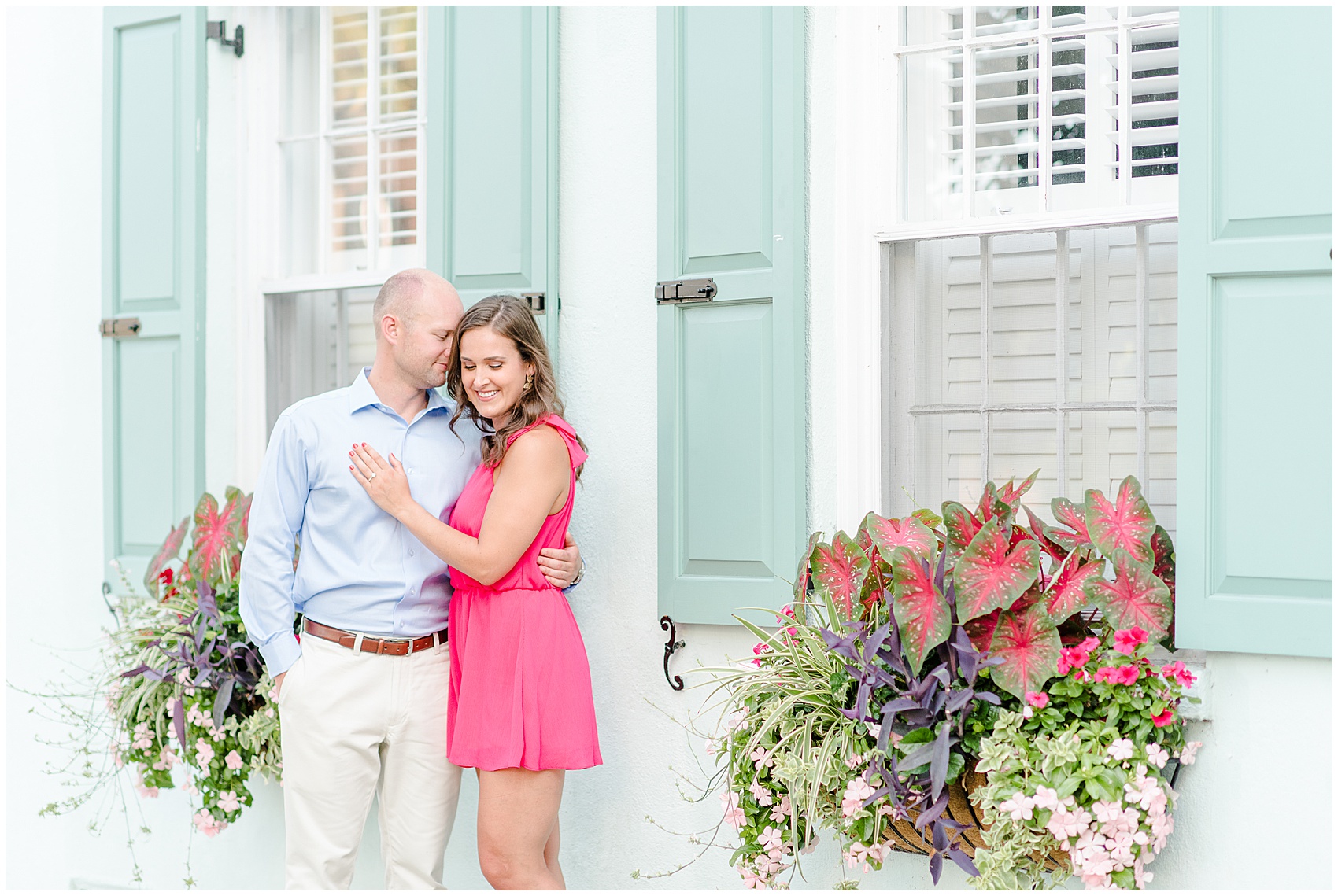 downtown historic charleston rainbow row battery engagement session Charleston SC wedding Photographer_0338.jpg